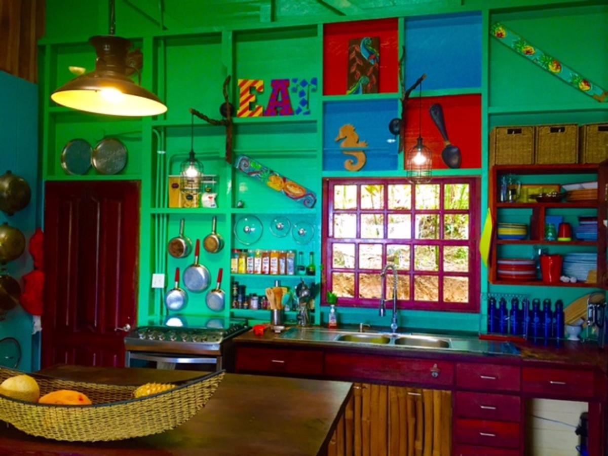 Dolphin Bay Hideaway Bed & Breakfast Bocas Town Dış mekan fotoğraf
